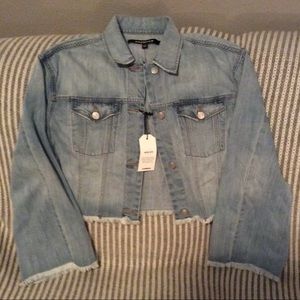 Express XS/S NWT Bell crop boyfriend Jean jacket